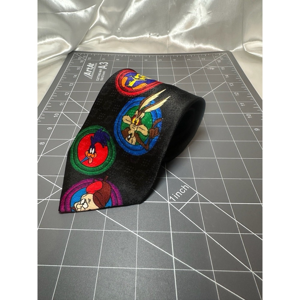 Vintage 1993 Looney Tunes Mania Men's Neck Tie Size 57"
